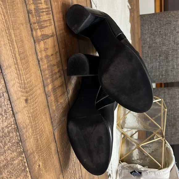 Tahari leather booties - Picture 5 of 7